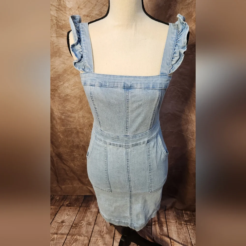 Ruffle Strap Denim Mini Dress – Light Wash – Size S
